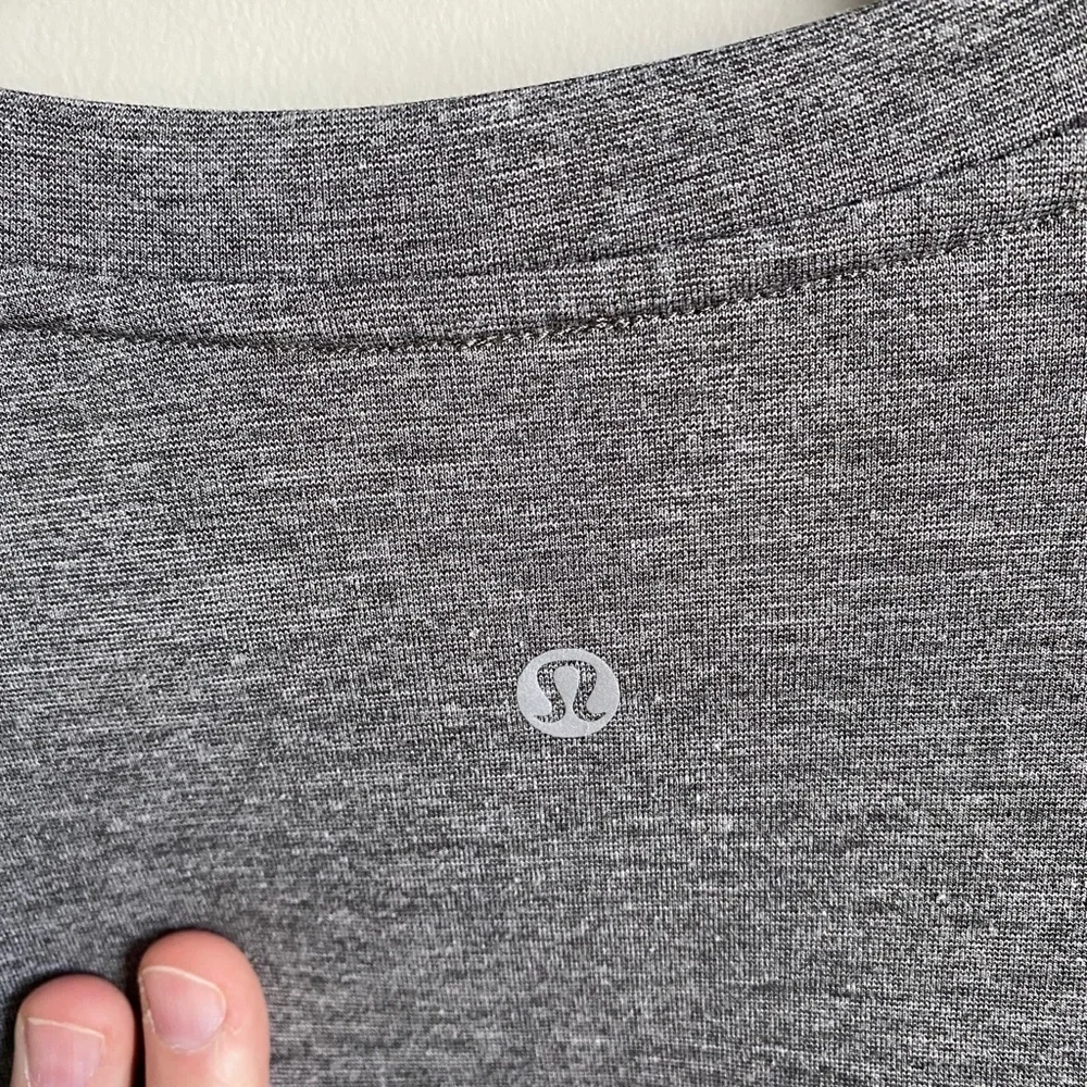 Lululemon Men's Gray Long Sleeve Activewear‎ T-shirt Size Large - Picture 2 of 11